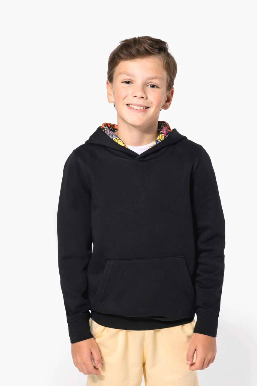 ka4014 UNISEX GYERMEK KONTRASZTOS MINTÁJÚ KAPUCNIS PULÓVER