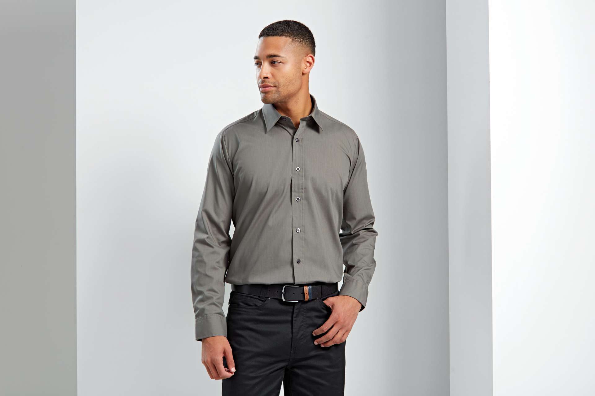 pr204 MEN’S LONG SLEEVE FITTED POPLIN SHIRT