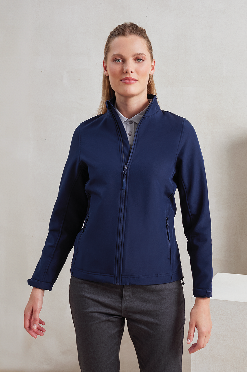 pr812 NŐI WINDCHECKER® EMBLÉMÁZHATÓ & ÚJRAHASZNOSÍTOTT SOFTSHELL DZSEKI